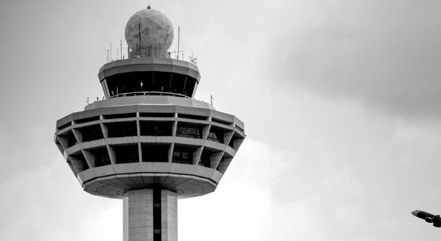 SINGLE-IMAGE_air-traffic-control-tower_feb24