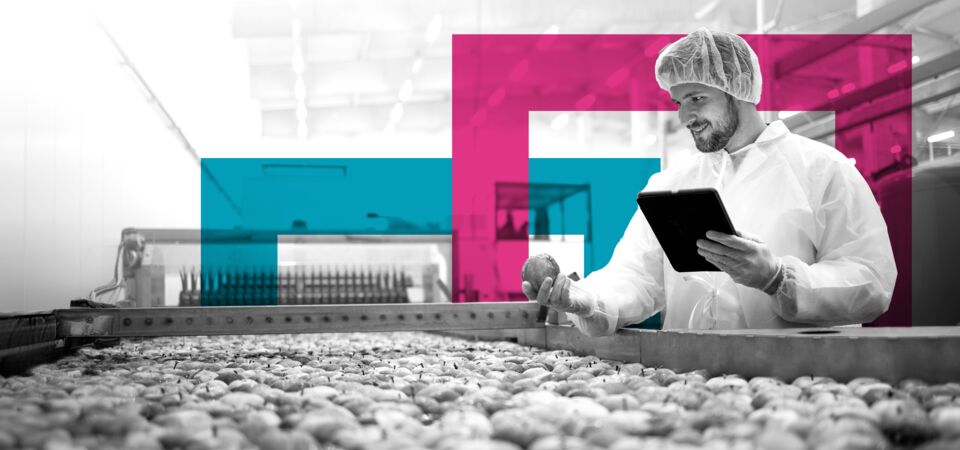 /bynder-asset/bynder:39AC5520-EA6D-4DE8-9D1FDEA0063846B8/Landscape_LG/SINGLE-IMAGE_squares-food-processing-factory-controlling-the-apple-process-with-a-tablet_jun24.png?1749636516000