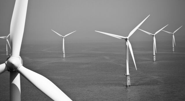 SINGLE-IMAGE_offshore-wind-farm-turbines_nov23