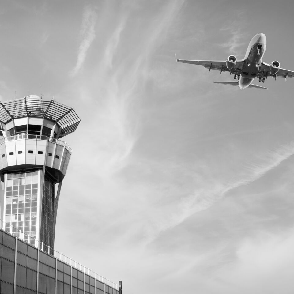 SINGLE-IMAGE_air-trafic-control_jun25