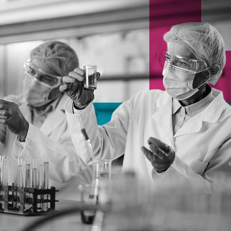 SINGLE-IMAGE_squares-team-of-scientists-working-on-a-research-in-laboratory_mar25